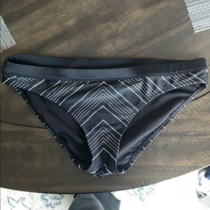 Athleta chevron bikini bottoms size M